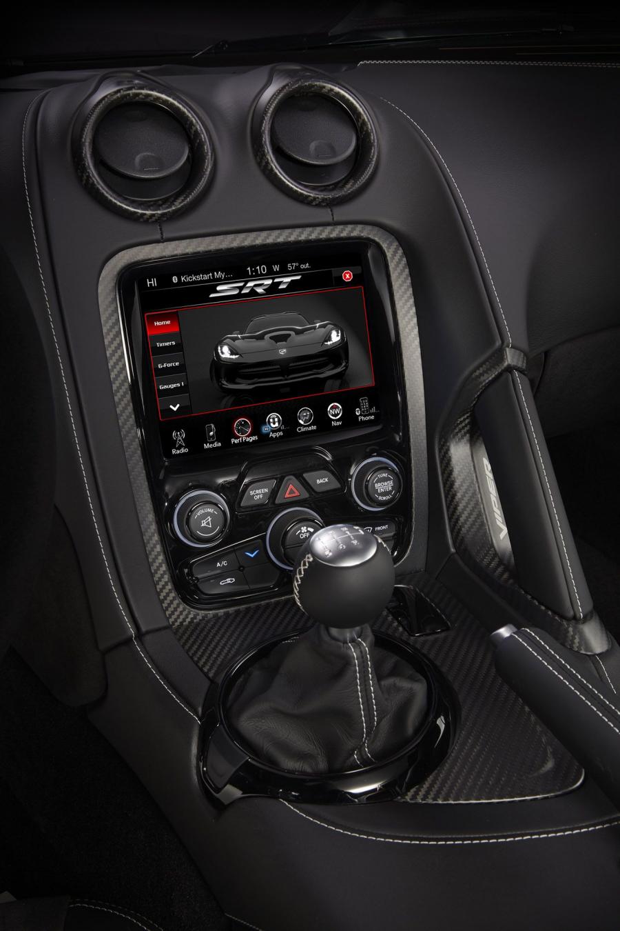 Детали интерьера Dodge Viper ACR (VX) 2015 года  (фото 73 из 91)
